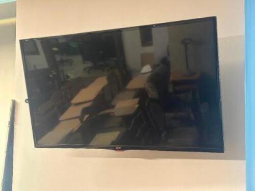 47" TV WITH WALL MOUNT