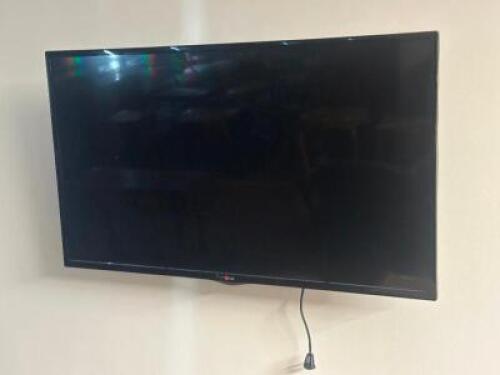 47" TV WITH WALL MOUNT