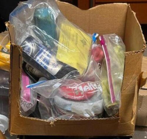 GROUP OF ASSORTED CLEANING PADS