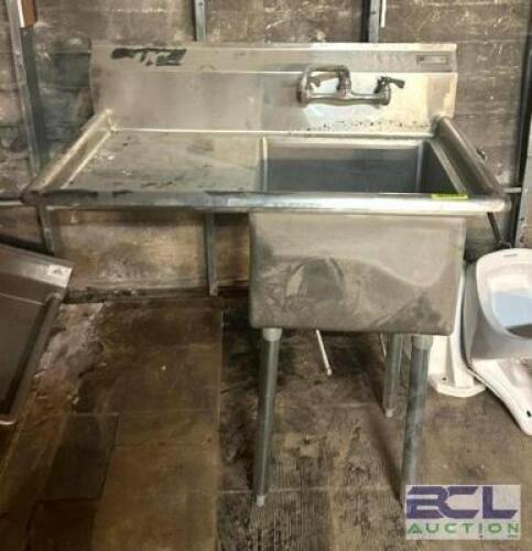 STAINLESS STEEL SINK WITH DRAIN BOARD