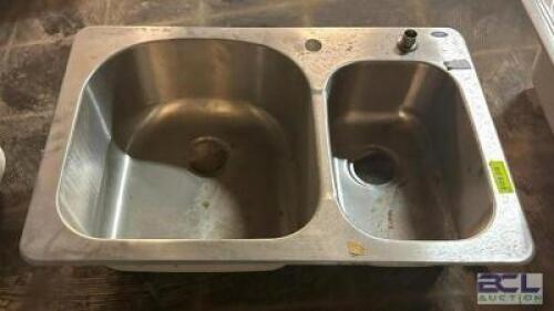 TWO WELL STAINLESS KITCHEN SINK
