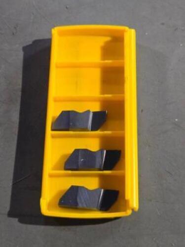 DESCRIPTION: (3) CARBIDE GROOVING INSERTS BRAND/MODEL: KENNAMETAL NFD3125RK RETAIL$: 83.43 QTY: 3