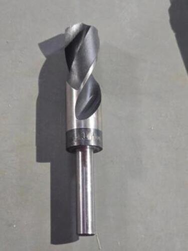 DESCRIPTION: (1) HSS REDUCED SHANK DRILL BIT BRAND/MODEL: HERTEL 02387975 SIZE: 1 TO 3/64" x 1/2" RETAIL$: 92.47 QTY: 1
