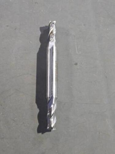 DESCRIPTION: (1) HSS DE SQ END MILL BRAND/MODEL: HERTEL 41117532 SIZE: 9/32" X 11/16" X9/8" QTY: 1