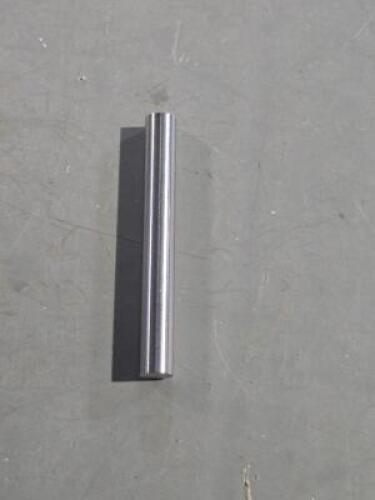 DESCRIPTION: (1) SOLID CARBIDE ROUND BRAND/MODEL: ACCUPRO 48611537 SIZE: 1/4" QTY: 1