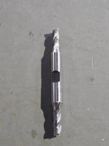 DESCRIPTION: (1) HSS DE SQ END MILL BRAND/MODEL: HERTEL 41117524 SIZE: 1/4"X5/8"X3/8" RETAIL$: 21.57 QTY: 1