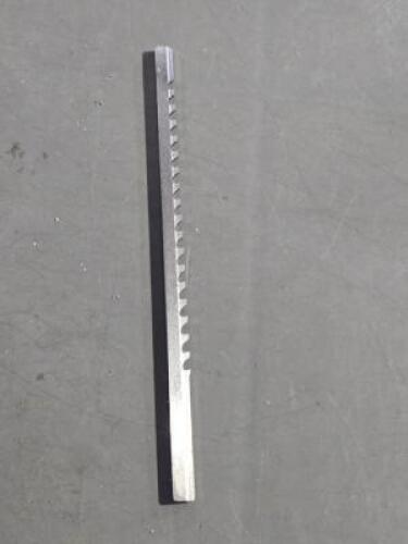 DESCRIPTION: (1) HSS KEYWAY BROACH BRAND/MODEL: DUMONT 22201 SIZE: 1/16" RETAIL$: 101.98 QTY: 1