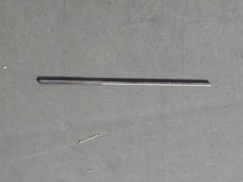 DESCRIPTION: (1) HSS CHUCKING REAMER BRAND/MODEL: MADE IN USA 7200701 SIZE: 0.0770" RETAIL$: 31 QTY: 1