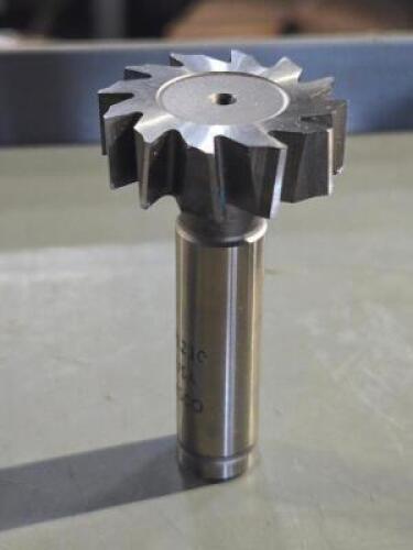 DESCRIPTION: (1) COBALT KEYSEAT CUTTER BRAND/MODEL: MADE IN USA 40607384 SIZE: 1 TO 1/4" X 3/8" X 1/2" RETAIL$: 101.53 QTY: 1