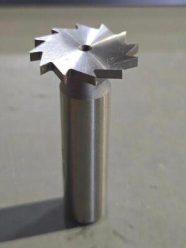 DESCRIPTION: (1) HSS WOODRUFF KEYSEAT CUTTER BRAND/MODEL: MOON MWKY1 TO 332 SIZE: 1" X3/32"X1/2" RETAIL$: 57.92 QTY: 1