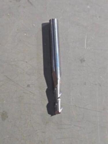 DESCRIPTION: (2) SOLID CARBIDE SQ END MILL BRAND/MODEL: ACCUPRO 07764707 SIZE: 13/64"X5/8"1/4" RETAIL$: 36.78 QTY: 2