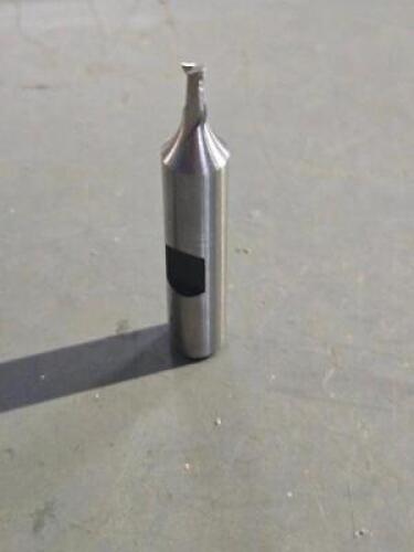 DESCRIPTION: (1) COBALT SQ END MILL BRAND/MODEL: HERTEL 84510221 SIZE: 1/8" X 3/16"X3/8" QTY: 1