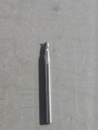 DESCRIPTION: (3) SOLID CARBIDE SQ END MILL BRAND/MODEL: HERTEL 88247531 SIZE: 3/32" X3/16"X1/8" RETAIL$: 22.59 QTY: 3