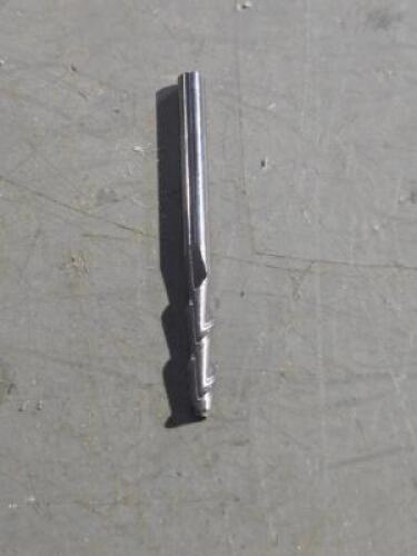 DESCRIPTION: (1) SOLID CARBIDE CORNER RADIUS END MILO BRAND/MODEL: ACCUPRO 73295040 SIZE: 1/8"X1/2"'0.0200"X1/8" QTY: 1