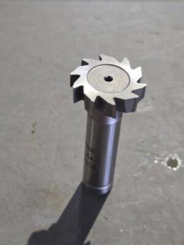 DESCRIPTION: (1) COBALT WOODRUFF KEYSEAAT CUTTER BRAND/MODEL: MOON CSTKY850 SIZE: 1"X1/4"X1/2" RETAIL$: 77.9 QTY: 1