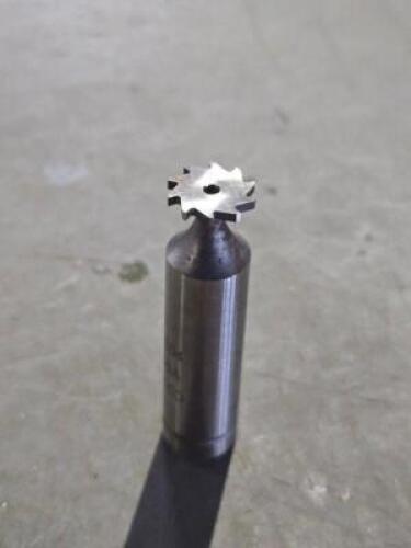 DESCRIPTION: (1) HSS WOODRUFF KEYSEAT CUTTER BRAND/MODEL: MOON CKY350 SIZE: 1/2" X1/16"X1/2" RETAIL$: 45.92 QTY: 1