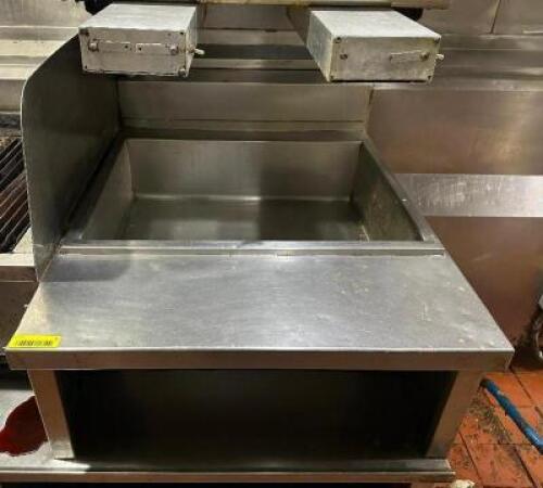 COUNTER TOP STAINLESS DUMP STATION W/ (2) OVERHEAD HEAT LAMPS.