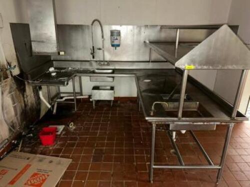9' X 8' " U " SHAPED STAINLESS SOUL TABLE W/ SPRAYER STATION AND RISER SHELF.