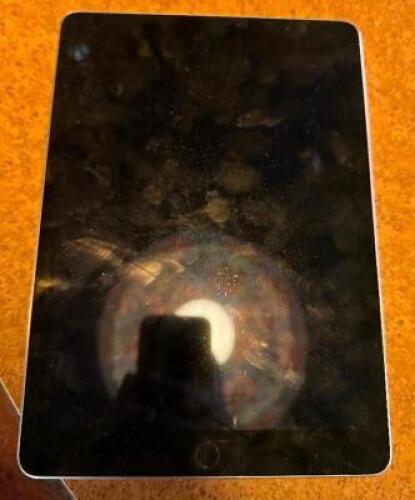 APPLE IPAD TABLET.