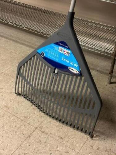 HEAVY DUTY LAWN RAKE