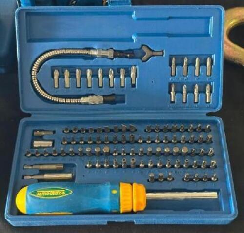 RATCHETING SCREWDRIVER AND FLEX BIT SET WITH HARD CASE