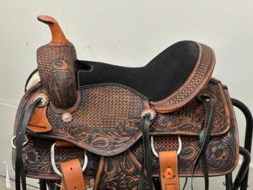WESTERN BARREL RACING SHOW HORSE SADDLE WITH TACK SET