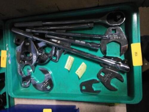 DESCRIPTION: (1) CLAW FOOT WRENCH SET BRAND/MODEL: PROTO INFORMATION: TRAY NOT INCLUDED RETAIL$: $980.00 EA QTY: 1