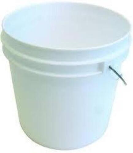 DESCRIPTION: (2) HEAVY DUTY BUCKETSINFORMATION: WHITESIZE: 5 GALLONQTY: 2