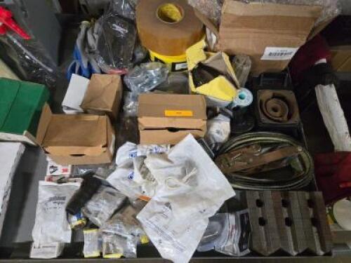 DESCRIPTION: (1) MISC TABLE OF ITEMS. BRAND/MODEL: MANY INFORMATION: MUST COME INSPECT, HARDWARE AND TOOLS QTY: 1