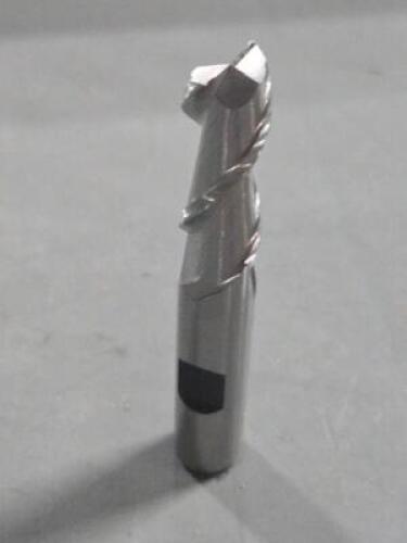 DESCRIPTION: (1) HSS SQ END MILL BRAND/MODEL: HERTEL 02478386 SIZE: 1/2"X1-1/4" X 1/2 " RETAIL$: 27.72 QTY: 1