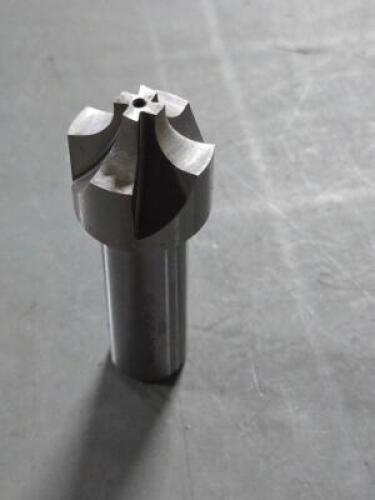 DESCRIPTION: (1) COBALT CORNER ROUNDING END MILL BRAND/MODEL: VC 01831742 SIZE: 5/16" X 1-1/8" X3/4" RETAIL$: 111.86 QTY: 1