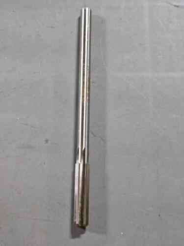 DESCRIPTION: (1) HSS CHUCKING REAMER BRAND/MODEL: MADE IN USA 02290686 SIZE: 7/16" RETAIL$: 58.55 QTY: 1
