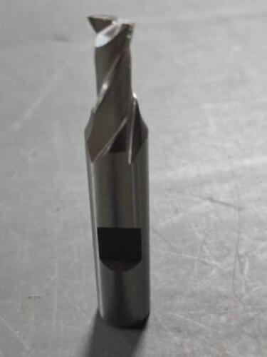 DESCRIPTION: (1) COBALT SQ END MILL BRAND/MODEL: OSG 5730500 SIZE: 1/4" X 1/2"X 3/8" RETAIL$: 21.15 QTY: 1