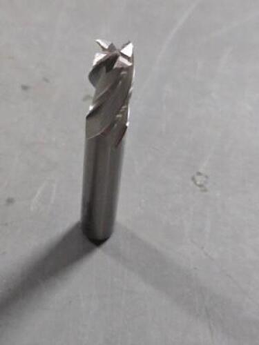 DESCRIPTION: (1) HSS SQ END MILL BRAND/MODEL: HERTEL 41115213 SIZE: 3/8" X 3/4"X3/8" QTY: 1