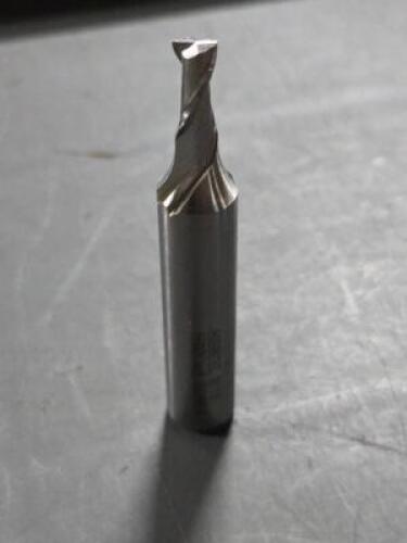 DESCRIPTION: (1) COBALT SQ END MILL BRAND/MODEL: HERTEL 41114018 SIZE: 3/16" X7/16"X3/8" QTY: 1