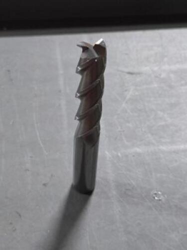 DESCRIPTION: (1) SOLID CARBIDE SQ END MILL BRAND/MODEL: ACCUPRO 09653825 SIZE: 1/2" X 2" X1/2" RETAIL$: 58.13 QTY: 1