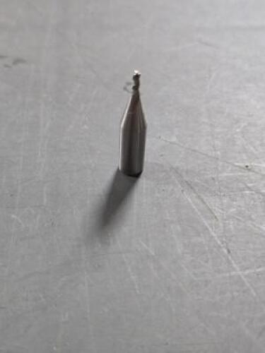 DESCRIPTION: (1) COBALT SQ END MILL BRAND/MODEL: VC 81872046 SIZE: 1/16" X 5/32" X 1/4" QTY: 1