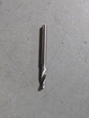 DESCRIPTION: (2) SOLID CARBIDE SPIRAL ROUTER BIT BRAND/MODEL: ACCUPRO 71177083 SIZE: 1/8" RETAIL$: 53.7 QTY: 2