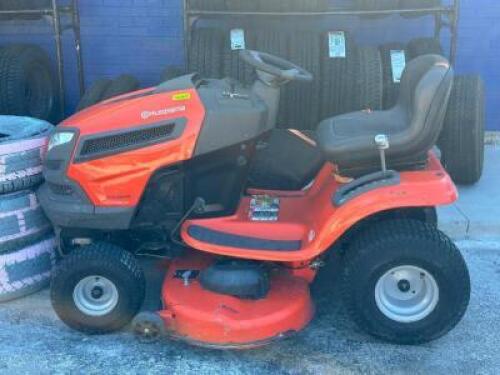 46 INCH 22 HP V TWIN GAS LAWN TRACTOR