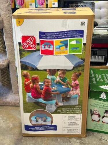 SUN AND FUN PICNIC TABLE SET