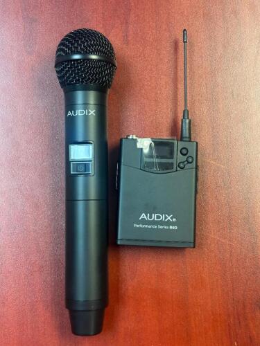 64 MHZ PERFORMANCE MICROPHONE WITH BODYPACK TRANSMITTER