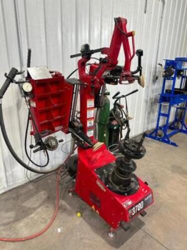 HUNTER TC3700 TIRE CHANGING MACHINE