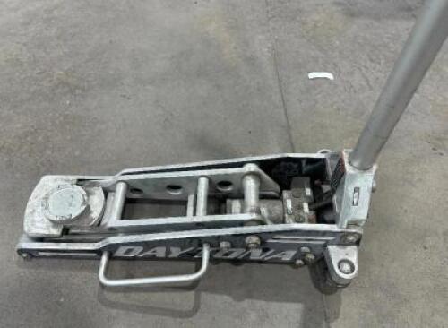 DAYTONA HEAVY DUTY FLOOR JACK
