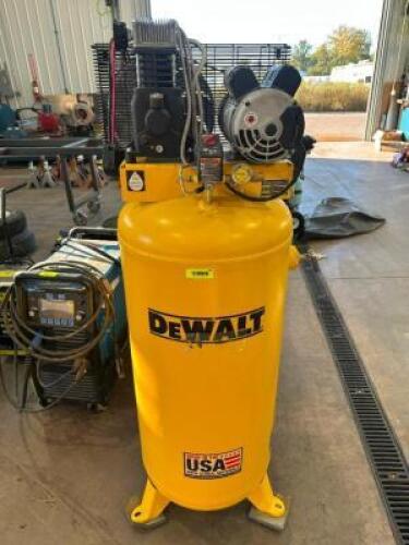 DEWALT 60 GALLON VERTICAL AIR COMPRESSOR ( LIKE NEW )