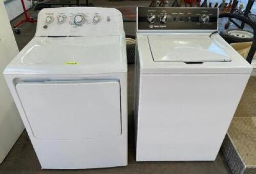 NON MATCHING WASHER AND DRYER SET.