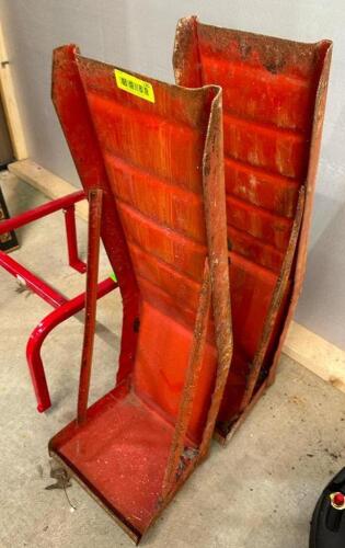(1) SET OF METAL CAR RAMPS