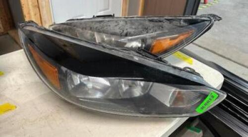 2015 2018 FORD FOCUS HALOGEN TYPE HEAD LAMPS