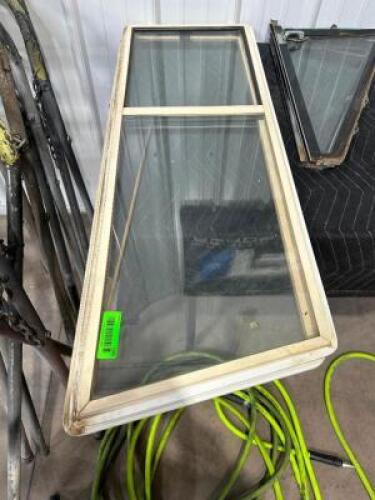 (1) SET OF 1967 1977 FORD BRONCO HARDTOP SIDE WINDOWS