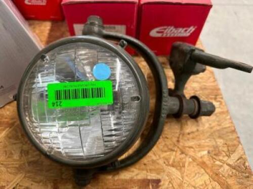 AUTOMOTIVE SEALED BEAM FOG LIGHT
