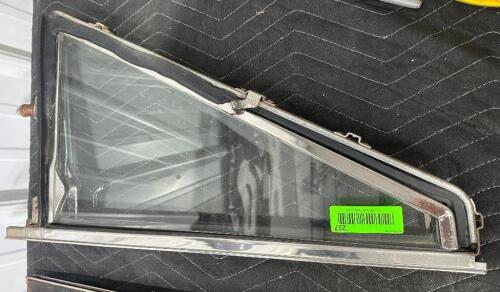 (2) 1966 1977 ORIGINAL FORD BRONCO VENT WINDOW ASSEMBLY